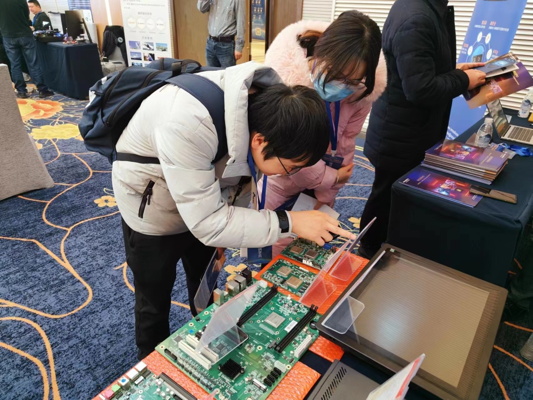 腾珑灵动 赋智未来——高能计算机受邀参展2023星亿嵌入式赋能培训大会成都站(图6) c000853efa4c7c00d6b54bad07aa5c0.jpg
